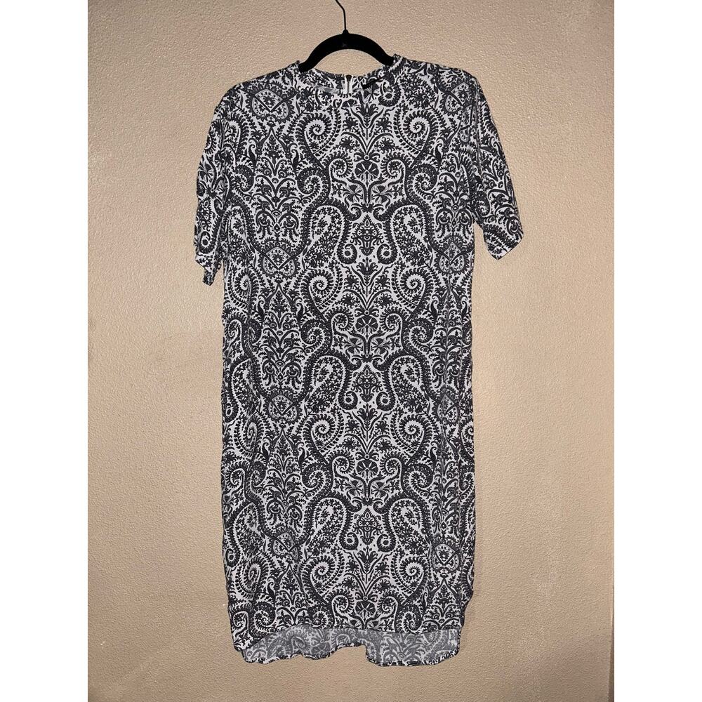 Soaked in Luxury  Old Money Gray White Paisley Short Sleeve  High Low  Dress